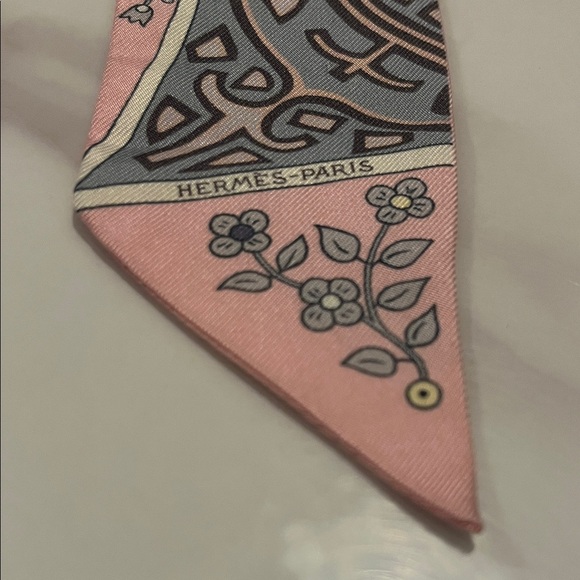 Hermes 'L'Arbre De Vie' Twilly Scarf - Picture 3 of 14